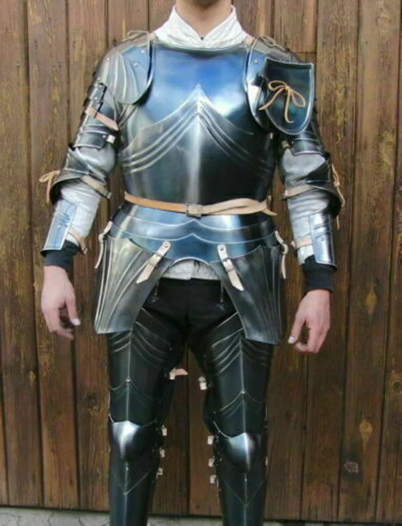 Traje completo de armadura, armadura gótica de acero ennegrecido de caballero medieval