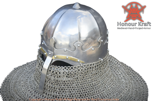 casco iraní para el combate medieval de buhurt
