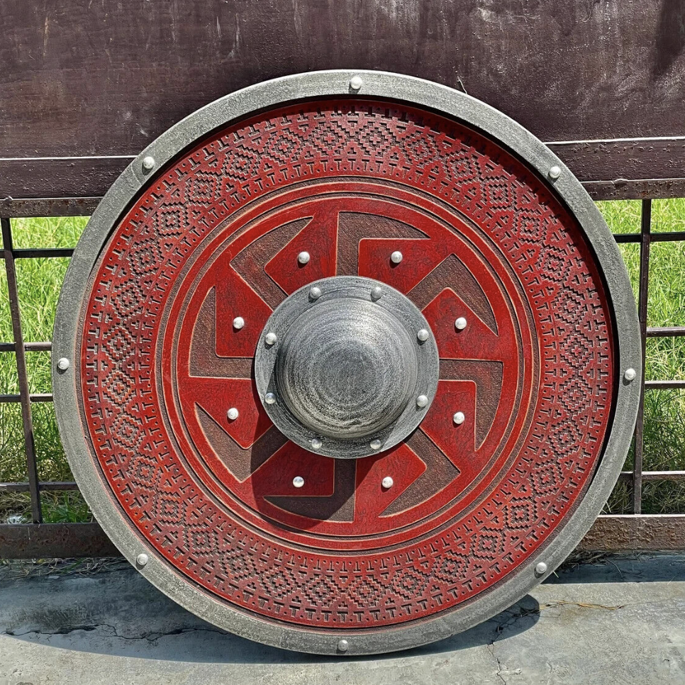 Roter geschnitzter Kolovrat-Sonnenschild aus der Wikinger-Slawen-Dynastie, 24" 