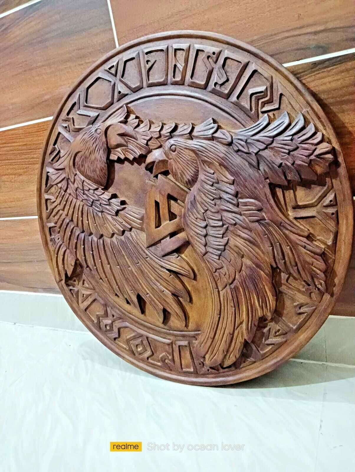 Escudo vikingo tallado a mano de Odin's Ravens y Valknut, 24" 