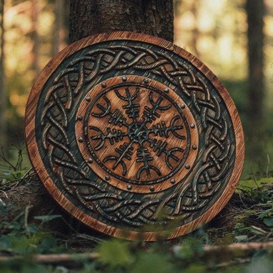 Yelmo de asombro escudo vikingo tallado 