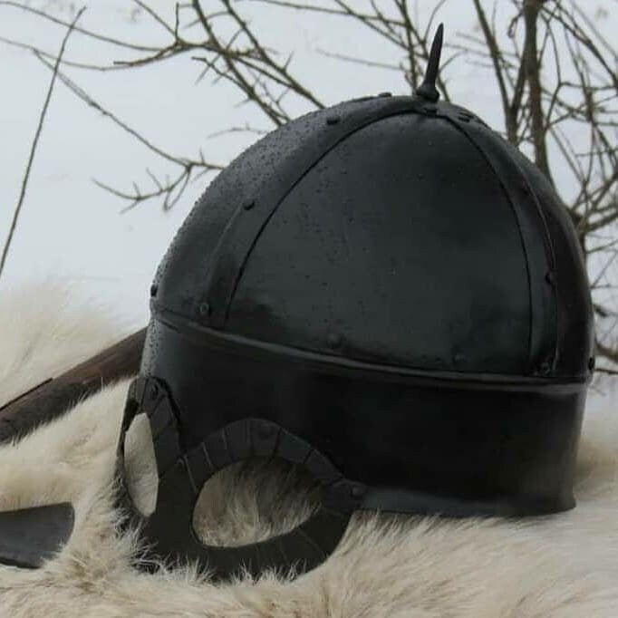 Casco vikingo medieval Gjermundbu de acero negro