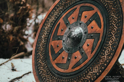 Escudo vikingo del sol eslavo Kolovrat tallado, 24"