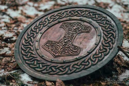 Martillo tallado de Thor Mjolnir Escudo vikingo con nudos, 24"